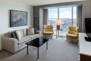 HILTON COLUMBUS DOWNTOWN $155 ($̶1̶7̶1̶) - Updated 2022 Prices & Hotel ...