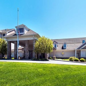 Homewood Suites by Hilton Newburgh-Stewart Airport in New Windsor, image may contain: Grass, Neighborhood, Suburb, Lawn