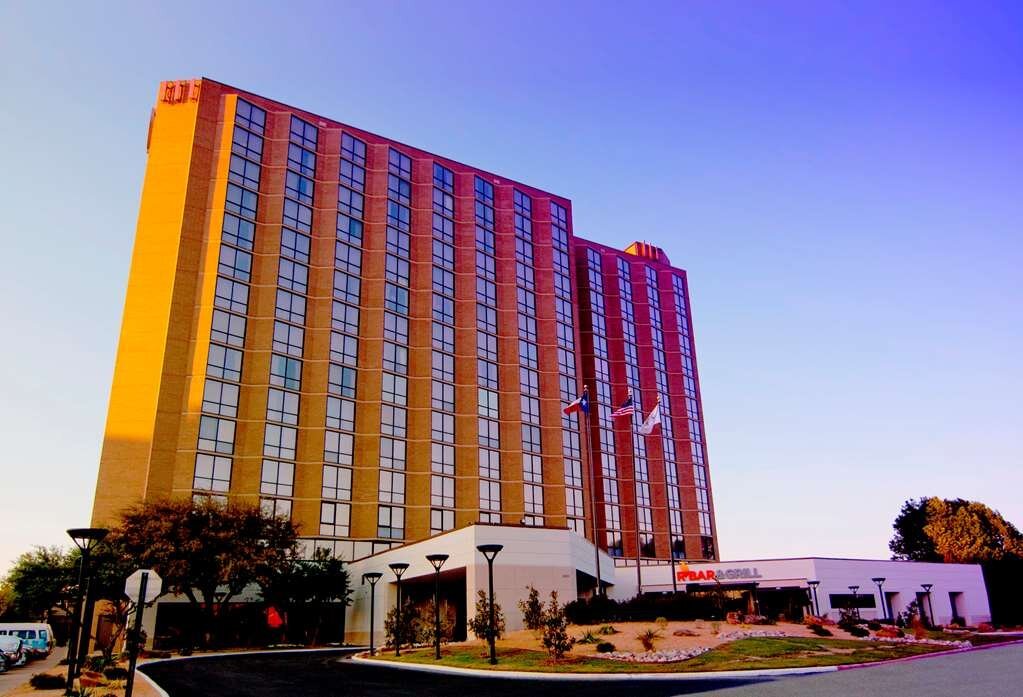 Hilton Arlington $144 ($̶1̶9̶3̶) - Updated 2023 Prices & Hotel Reviews - Tx