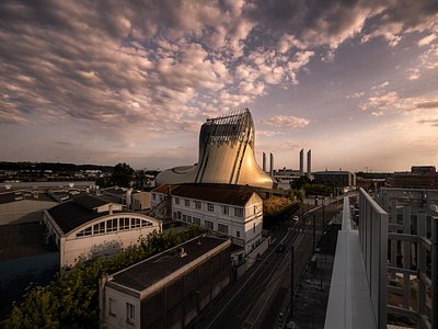 les lumières féeriques!! - Picture of Cabaret Le Diamant Rose, Bordeaux -  Tripadvisor