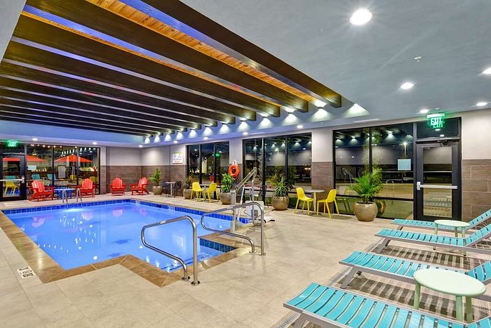 midwest city hotels with indoor pools