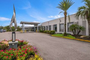 Clarion Inn & Suites Across From Universal Orlando Resort in Orlando