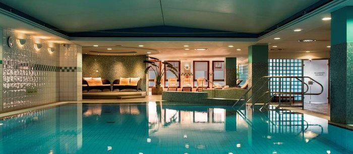 Hilton Dresden Hotel Pool Pictures & Reviews - Tripadvisor