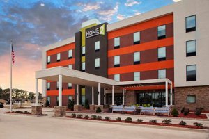 Home2 Suites by Hilton Lake Charles in Lake Charles, image may contain: Hotel, Office Building, City, Inn