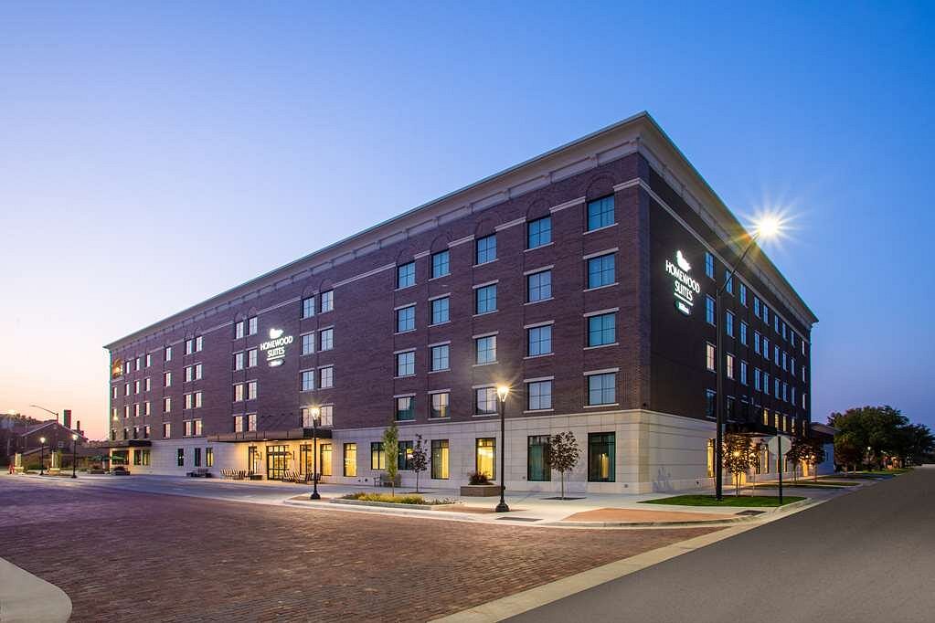 HOMEWOOD SUITES BY HILTON SALINA DOWNTOWN Updated 2023 Prices & Hotel