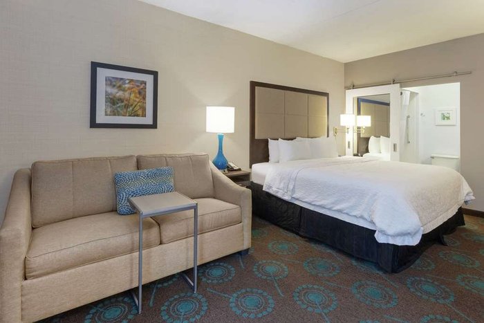 HAMPTON INN BLOOMINGTON $126 ($̶1̶3̶9̶) - Updated 2023 Prices & Hotel ...