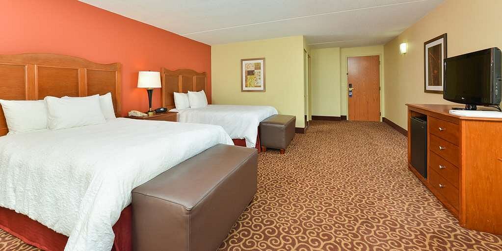 cheap hotels in carol stream il