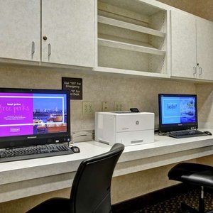 Hampton Inn Charleston-North in North Charleston, image may contain: Hotel, Inn, City, Urban