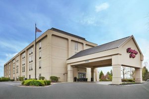 Hampton Inn Clinton in Clinton, image may contain: Inn, Hotel, Office Building, City