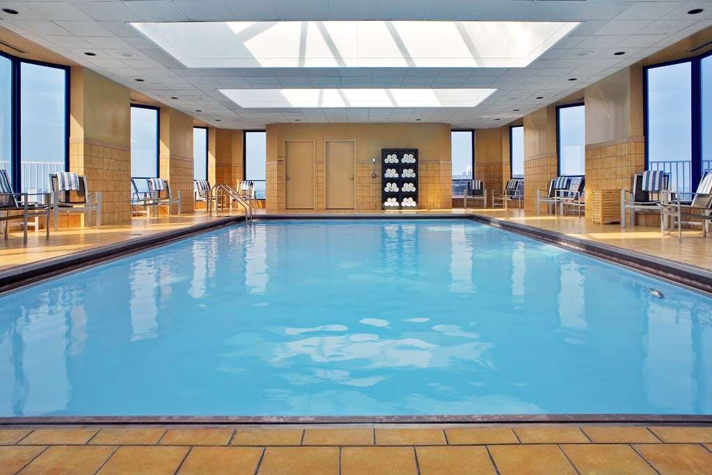 hilton-rosemont-chicago-o-hare-pool-pictures-reviews-tripadvisor