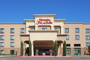 Hampton Inn & Suites Fresno-Northwest in Fresno, image may contain: Hotel, Inn, City, Urban
