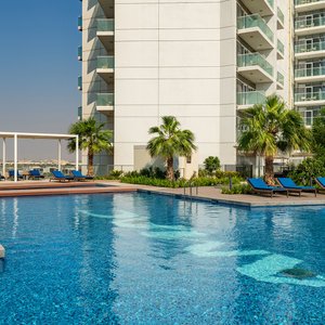 25m Swimming Pool, jacuzzi and pergola area for sunbathing