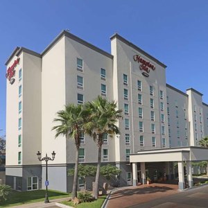 Hampton Inn by Hilton Guadalajara-Aeropuerto in Las Pintas, image may contain: Hotel, City, Condo, Inn