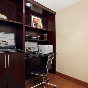 Hampton Inn Columbus-Airport in Columbus, image may contain: Office Building, Hotel, Inn, Condo