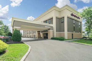 Hampton Inn Corydon in Corydon, image may contain: Hotel, Building, Architecture, Housing