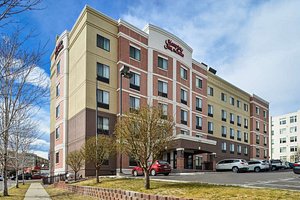 Hampton Inn & Suites Denver-Speer Boulevard in Denver, image may contain: City, Apartment Building, Urban, Condo