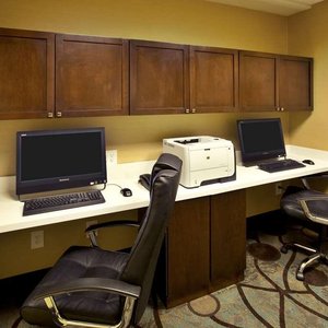 Hampton Inn Niagara Falls / Blvd in Niagara Falls, image may contain: Hotel, Inn, Office Building, City