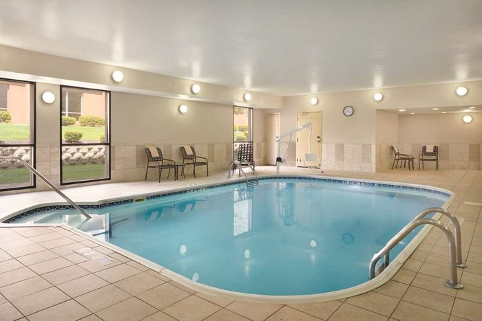 Hampton Inn Mansfield/Ontario Pool Pictures & Reviews - Tripadvisor