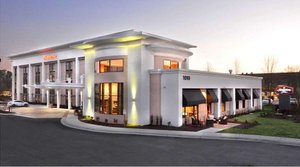 Hampton Inn Raleigh Durham Airport in Morrisville, image may contain: Hotel, Villa, Housing, Office Building