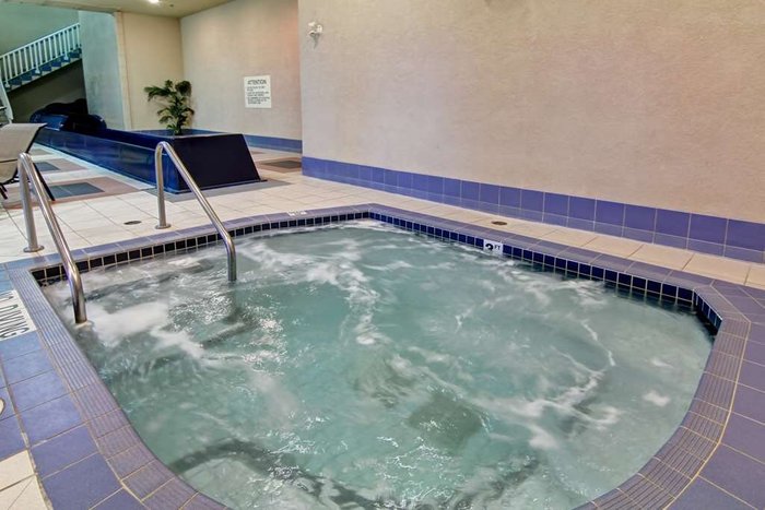 Hampton Inn by Hilton Kamloops Pool Pictures & Reviews - Tripadvisor