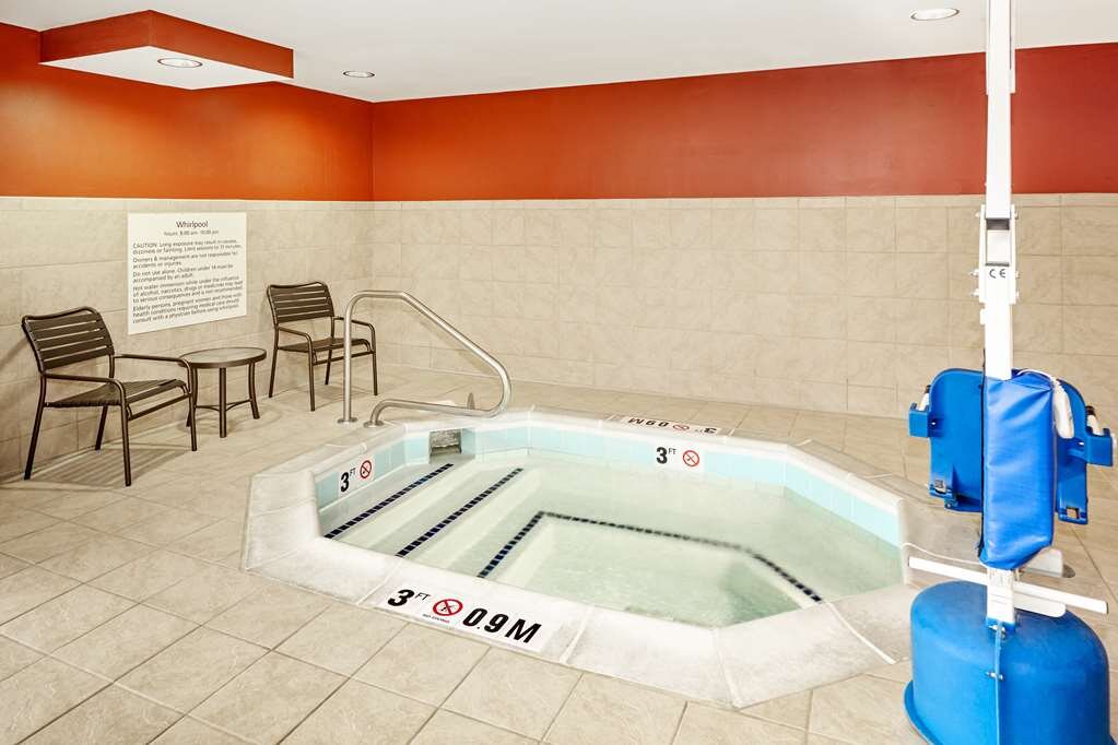 Hampton Inn Lafayette Pool Pictures Reviews Tripadvisor   Pool 