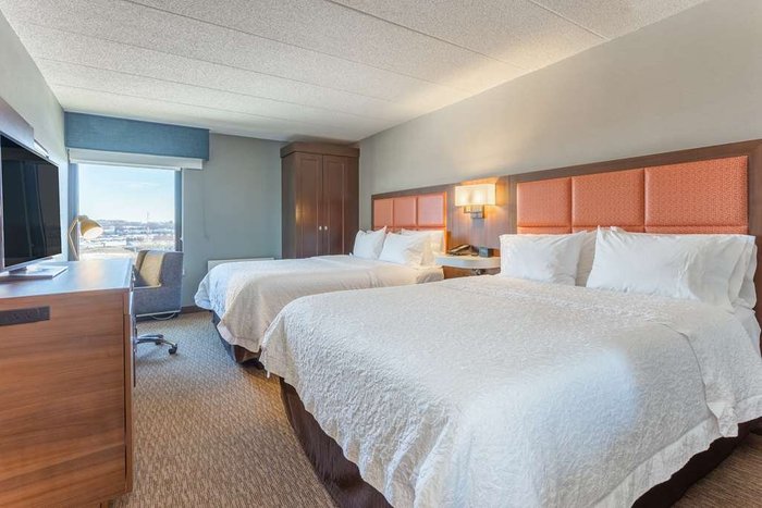 Hampton Inn Madison East Towne Mall Area Rooms: Pictures & Reviews ...