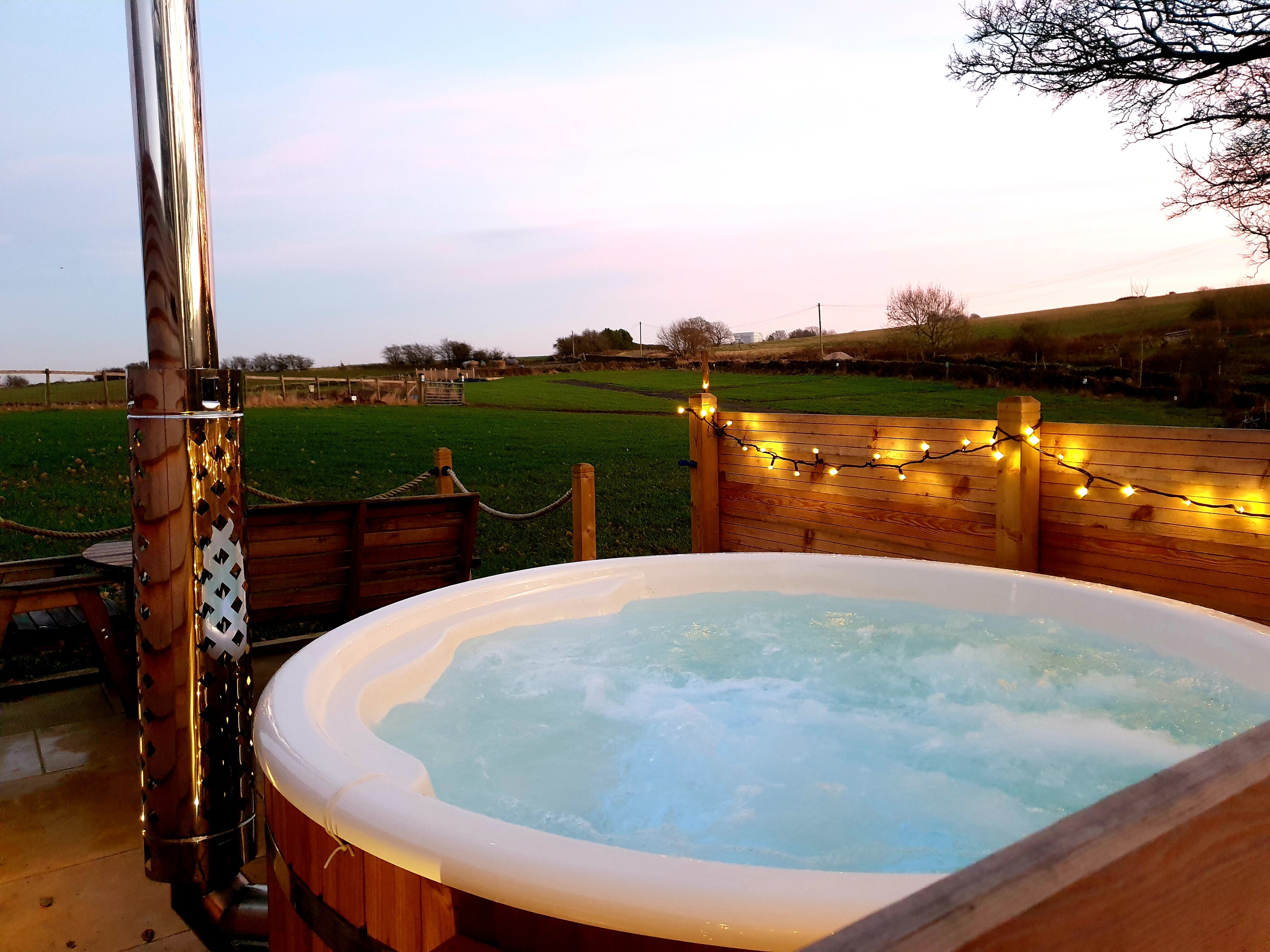 Glamping peak district outlet with hot tub