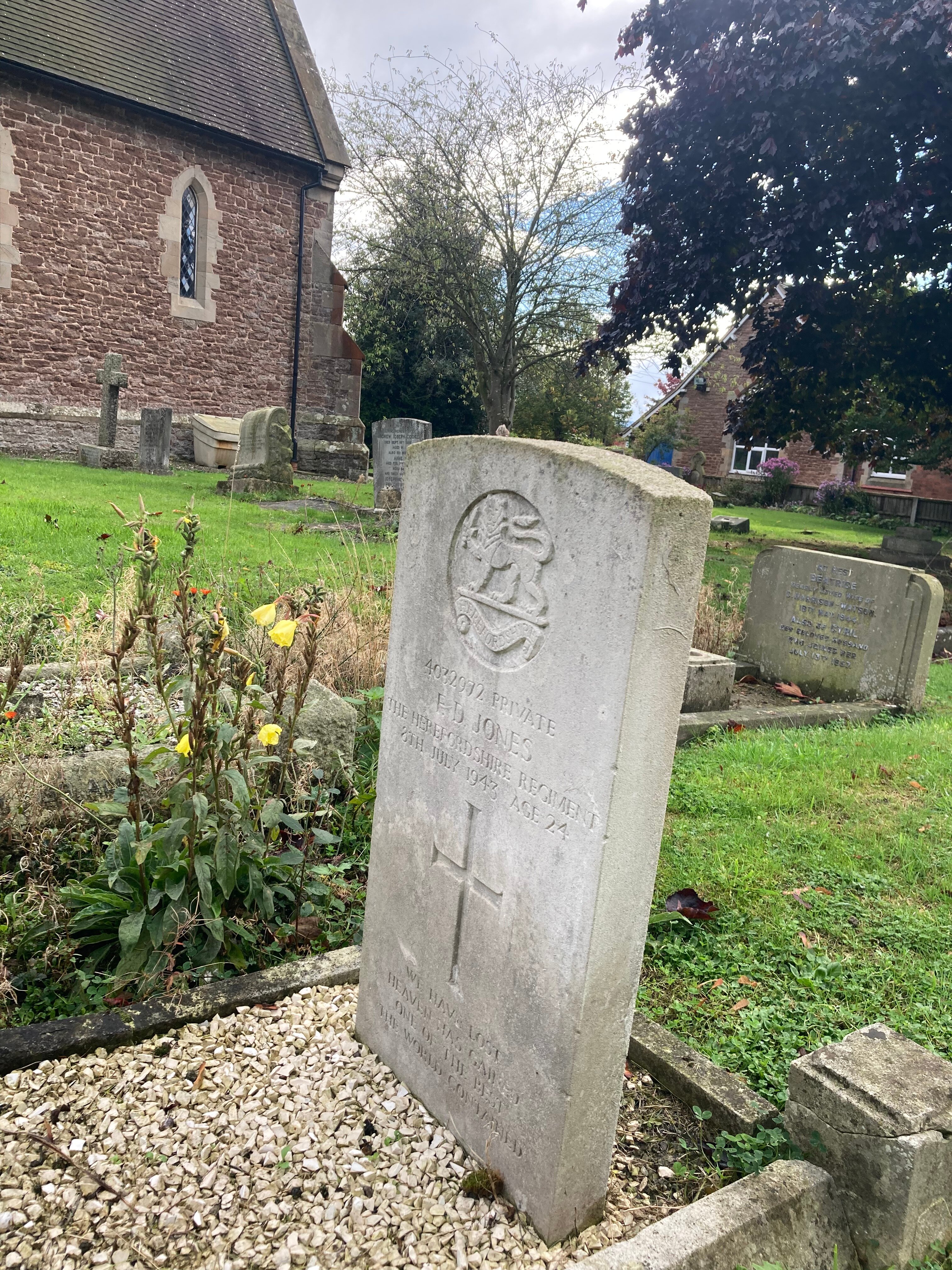 COMMONWEALTH WAR GRAVES, BICTON HEATH (Shrewsbury): Ce Qu'il Faut ...