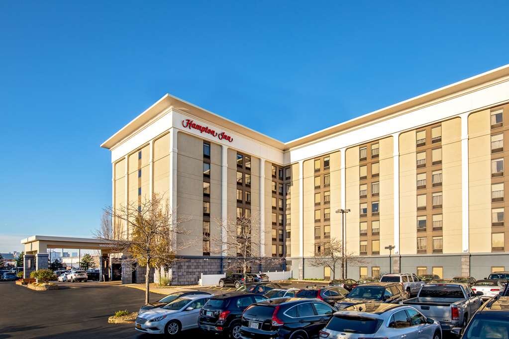 Hampton Inn Boston Logan Airport UPDATED 2023 Prices Reviews   Exterior 