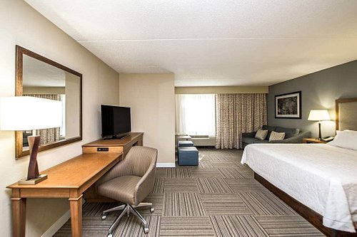 HAMPTON INN PHILADELPHIA-INTERNATIONAL AIRPORT $107 ($̶1̶1̶9̶