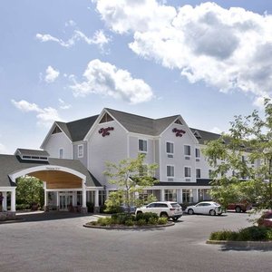 Hampton Inn Rutland in Rutland, image may contain: Neighborhood, Suburb, Car, City