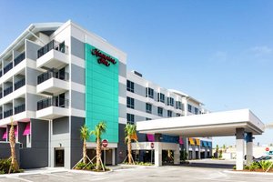 Hampton Inn Dunedin in Dunedin, image may contain: Hotel, Office Building, Inn, Shopping Mall