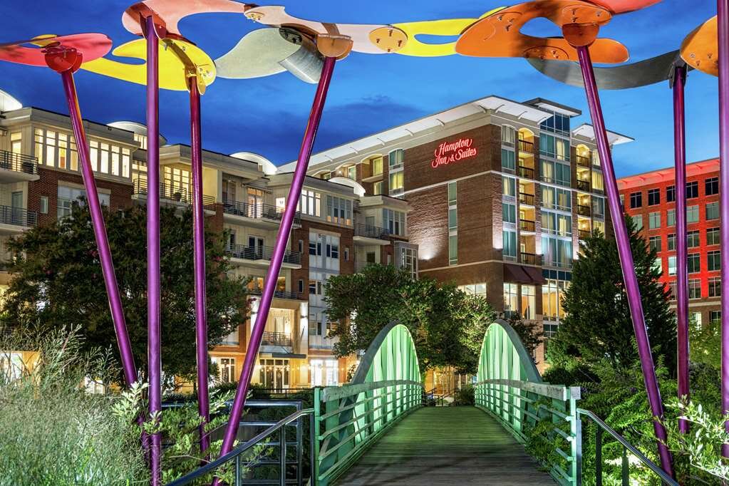 HAMPTON INN & SUITES GREENVILLE-DOWNTOWN-RIVERPLACE $144 ($̶1̶9̶2̶