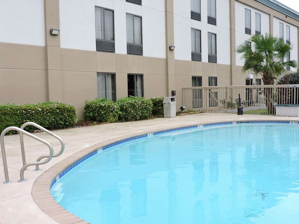 Hampton Inn Lafayette Pool Pictures Reviews Tripadvisor   Pool 