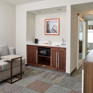 Hampton Inn &amp; Suites Atlanta Midtown, hotel in Atlanta