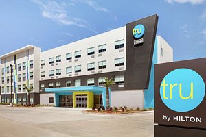 Tru by Hilton Lake Charles in Lake Charles, image may contain: Hotel, Office Building, Inn, Convention Center