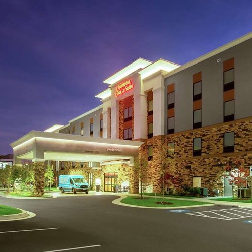 THE 10 CLOSEST Hotels to FedExField, Landover