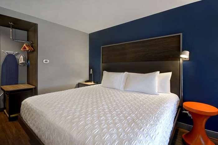 Tru by Hilton Concord Rooms: Pictures & Reviews - Tripadvisor