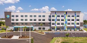 Tru By Hilton Orangeburg in Orangeburg, image may contain: Office Building, Hotel, Hospital, City