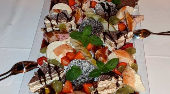 Auf Wunsch werden auch solche Desserts zusammengestellt, toller Service, nicht wahr?