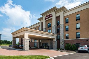 Hampton Inn & Suites Wixom in Wixom, image may contain: Hotel, Office Building, Car, Inn
