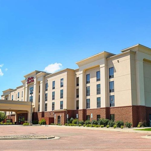 THE 10 CLOSEST Hotels to Dacotah Bank Center, Brookings