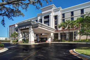 Hampton Inn & Suites Lake Mary At Colonial Townpark in Lake Mary, image may contain: Hotel, City, Urban, Condo