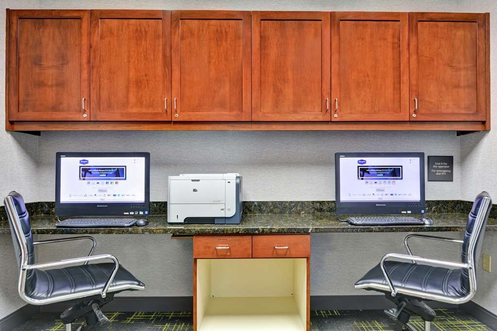 Hotel photo 59 of Hampton Inn & Suites Newark-Harrison-Riverwalk.