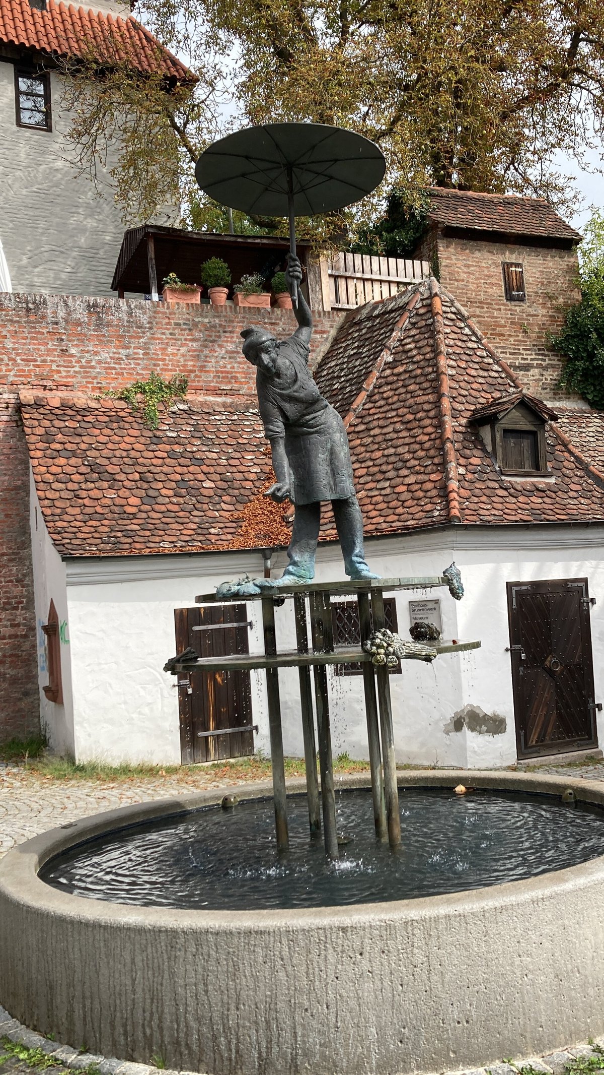 GÄRTNER BRUNNEN AM ZUNDELTOR (Ulm) All You Need to Know