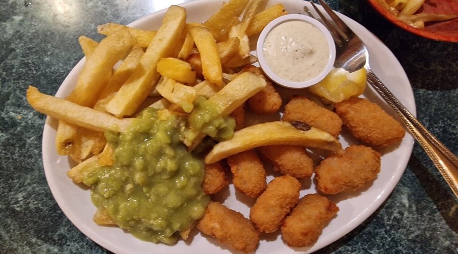 Ballycarney Inn Restaurant is highly recommended delicous quality food at a very reasonable price.  Wife had liver pate for starters , then traditional fish n chips,then sherry trifle .  I had garlic mushrooms for starters, then Dublin Bay scampi followed by coffee.  Great portions and top class staff.