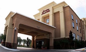 Hampton Inn & Suites Orlando-John Young Pkwy/S. Park in Orlando, image may contain: Hotel, Inn, City, Villa