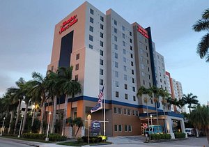 Hampton Inn & Suites by Hilton Miami Airport South - Blue Lagoon in Miami, image may contain: Hotel, City, Condo, Urban