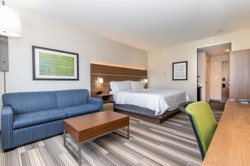 HOLIDAY INN EXPRESS & SUITES CHILLIWACK EAST, AN IHG HOTEL $164 ...