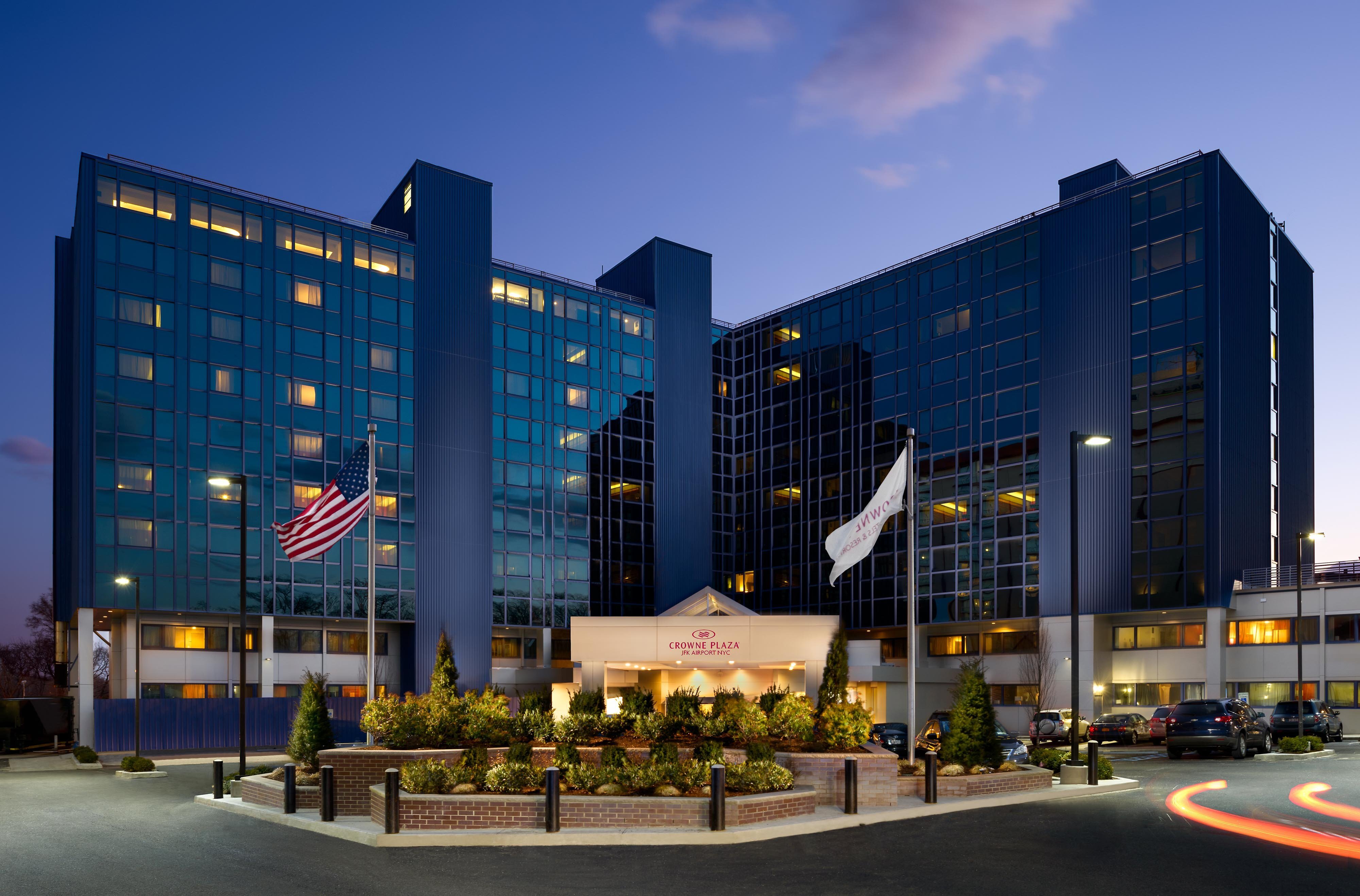 CROWNE PLAZA JFK AIRPORT NEW YORK CITY AN IHG HOTEL 165 2 3 4   Enjoy Our Convenient 